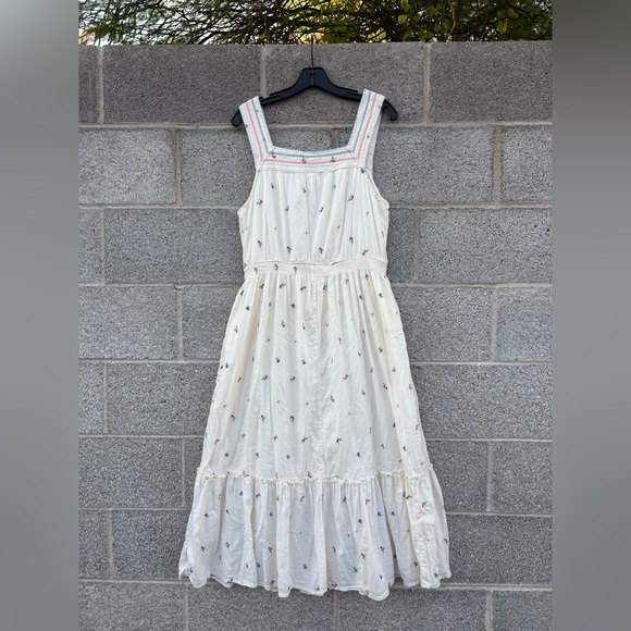 Old Navy Large Maxi Dress Cream Dainty Embroidered Floral Peasant Tiered Pockets - Picture 8 of 14